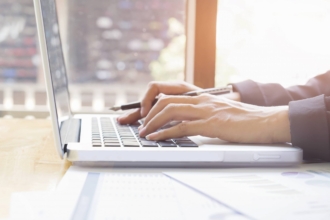 Survey questions 101: Examples and tips