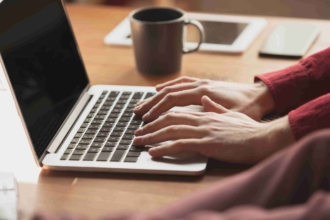 How to create an inviting welcome screen for online forms